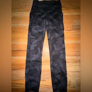 black army print lululemon leggings